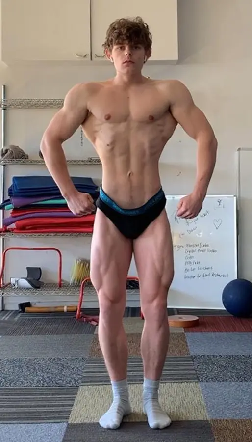 Dallas, 3.5 weeks out · 76.7 kg