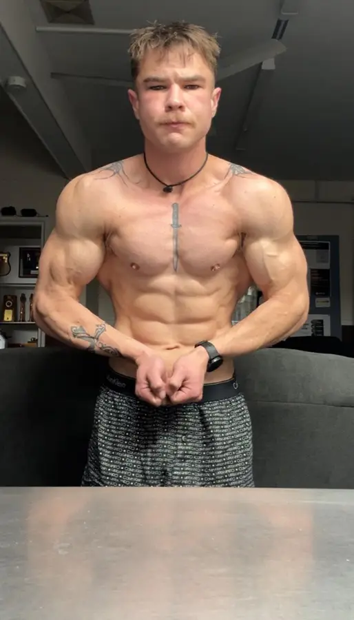Sam, 4.5 weeks out · 70.3 kg