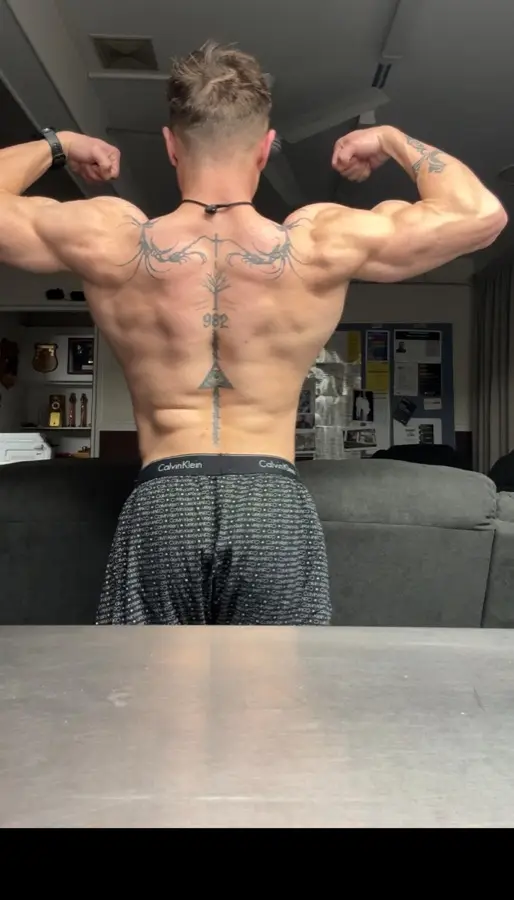 Sam, 4.5 weeks out · back